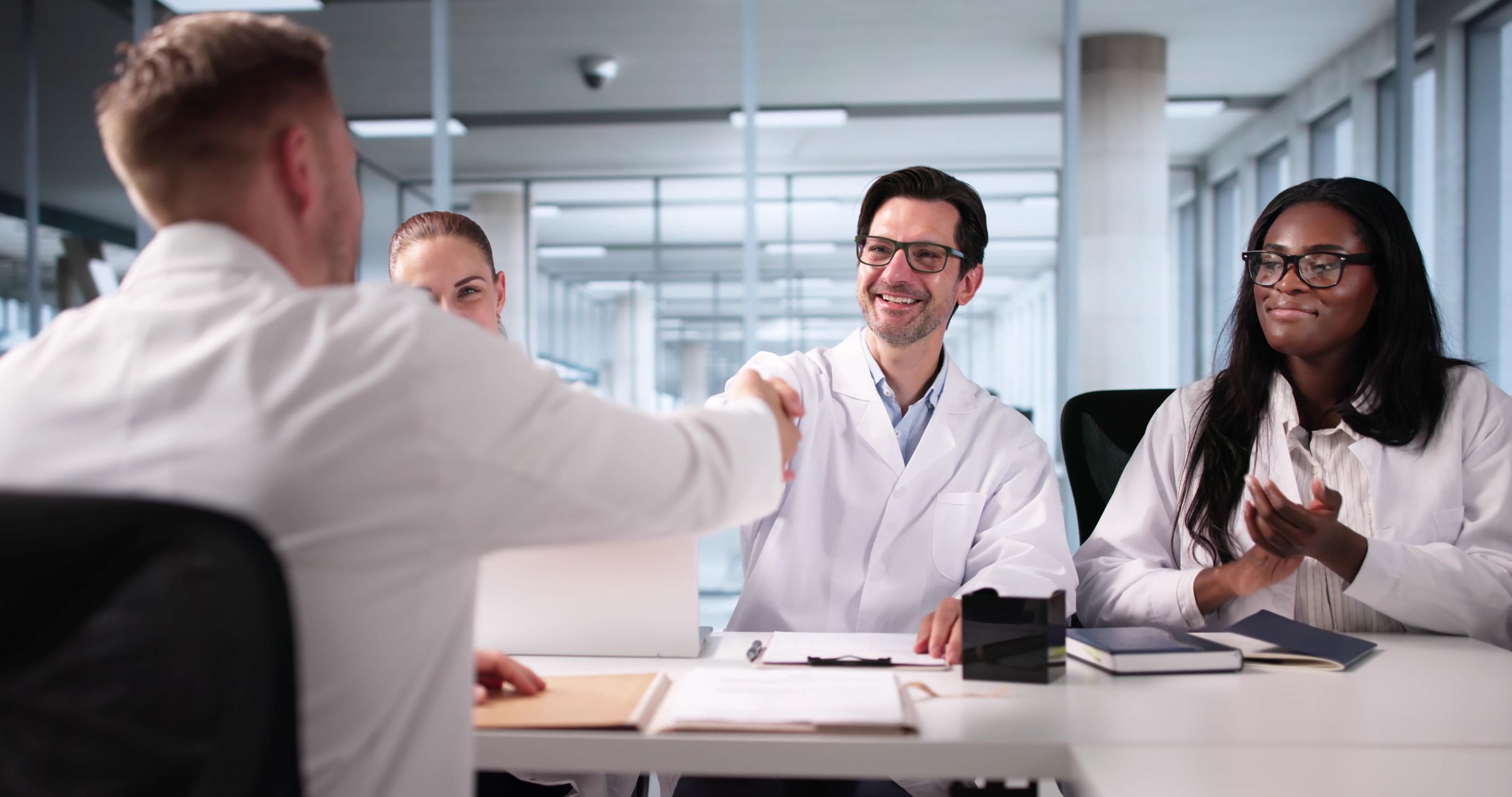 Medical Recruiter vs Internal Hiring